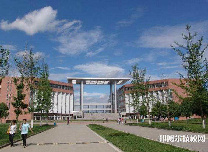 渠县成考专业学校地址在哪里，渠县有大专吗