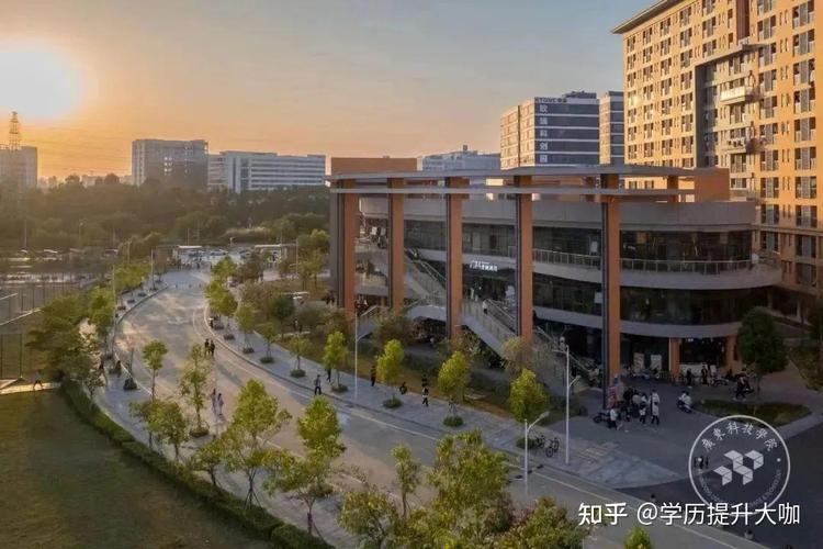 来宾市成考院校有哪些学校？来宾市成人高考？